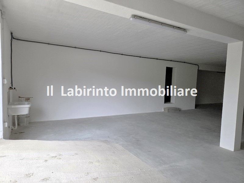 fotografie - magazzino Faenza (RA) Periferia Monte 