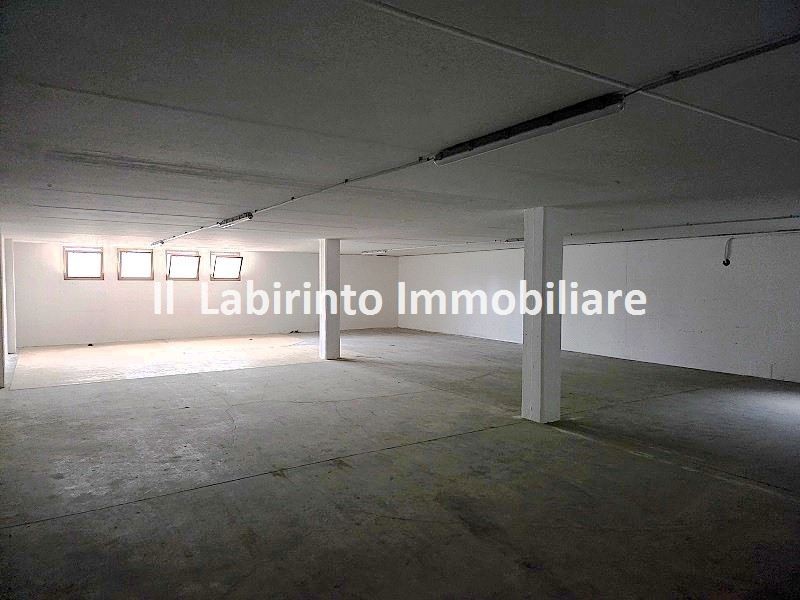 fotografie - magazzino Faenza (RA) Periferia Monte 