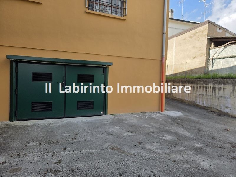 fotografie - magazzino Faenza (RA) Periferia Monte 