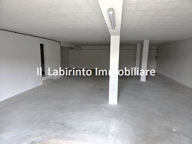 fotografie - magazzino Faenza (RA) Periferia Monte 